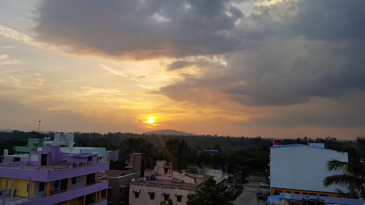 Krish Rooms And Stay Chennai Exteriör bild