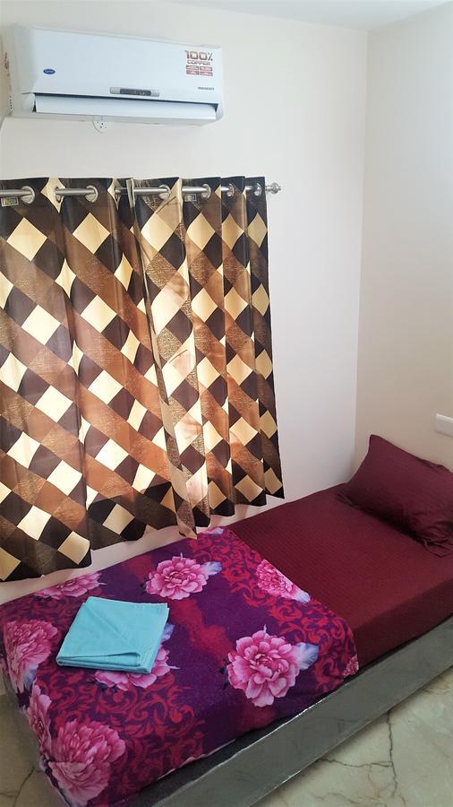 Krish Rooms And Stay Chennai Exteriör bild