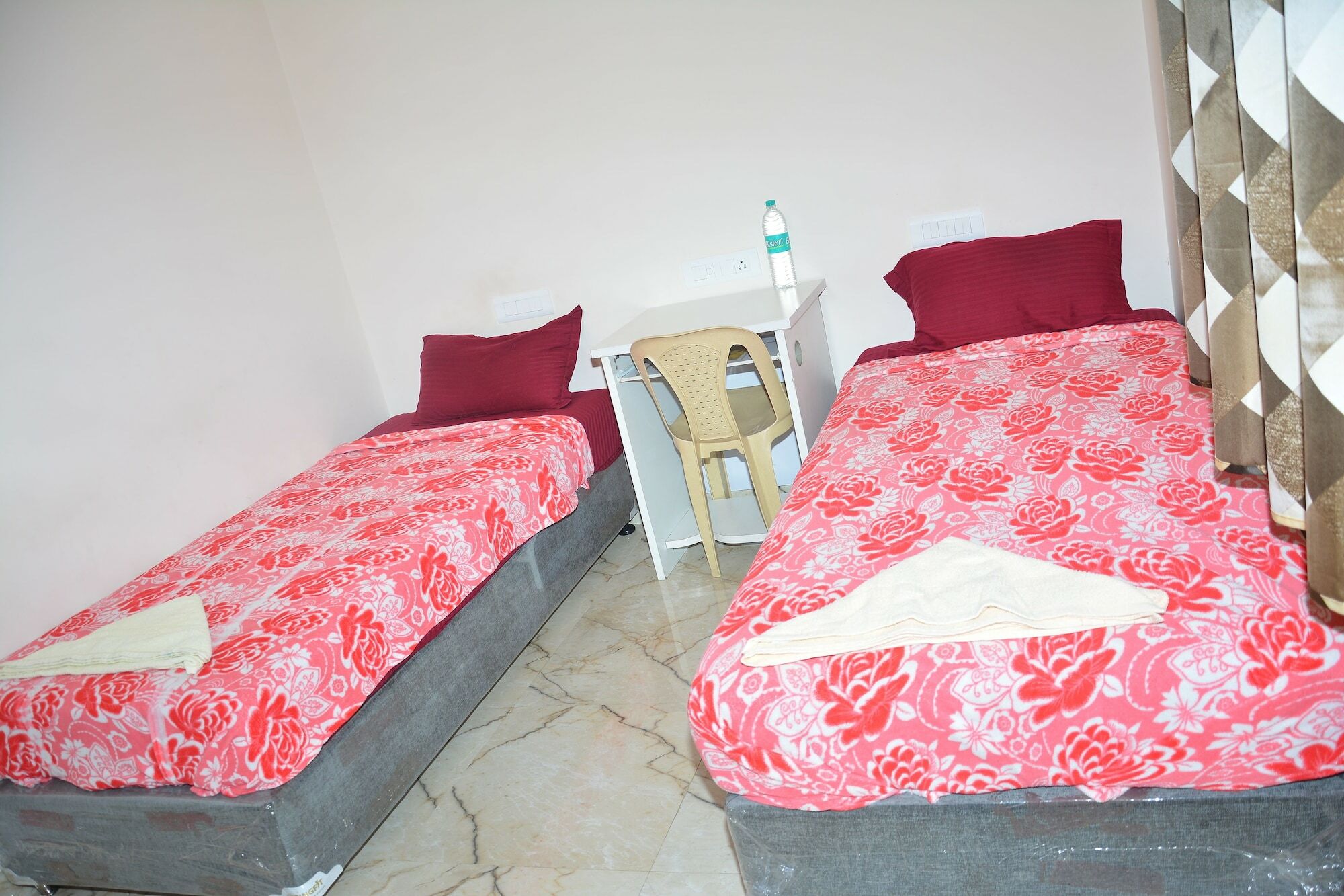 Krish Rooms And Stay Chennai Exteriör bild